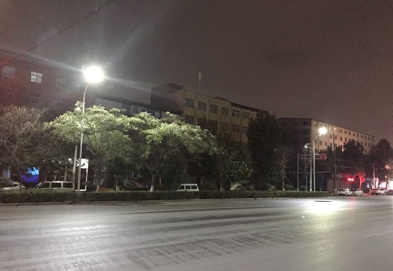 太陽能路燈智能亮度調節技術