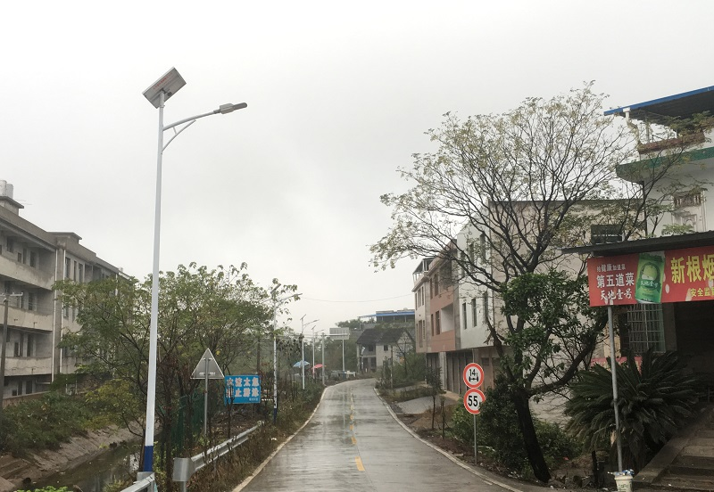 選擇太陽(yáng)能平板燈的驅(qū)動(dòng)電源適配型號(hào)